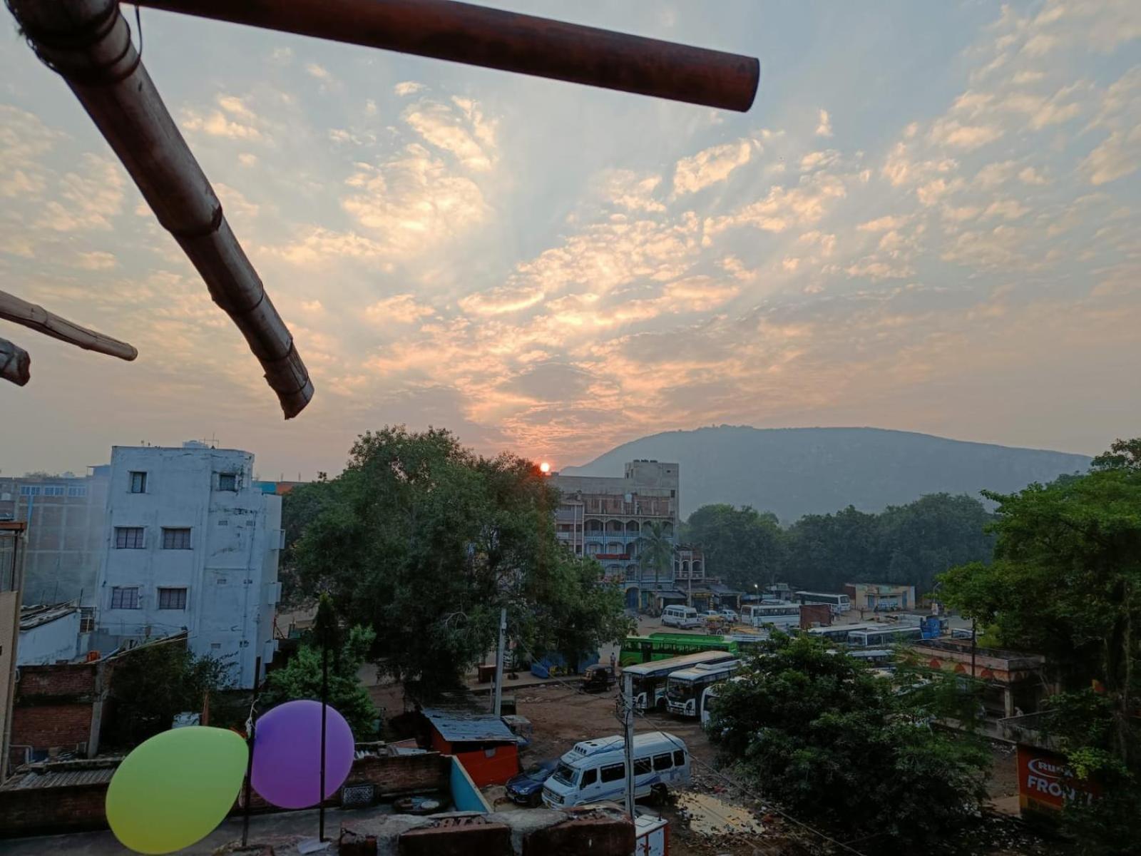 Hotel Devdoot Rajgir Phòng bức ảnh
